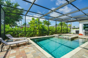 5 Mi to Beach Luxe Home with Spa in Cape Coral!